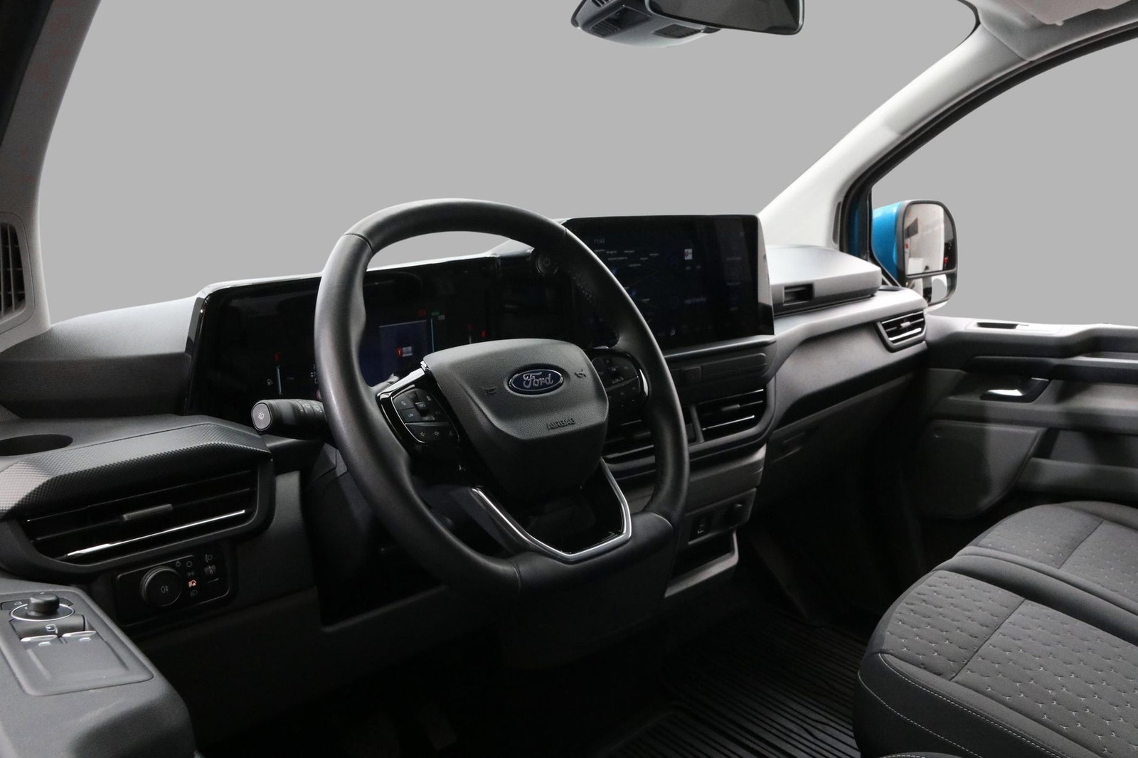Ford E-Transit Custom 320 82.5 kWh, 218hp, 2024