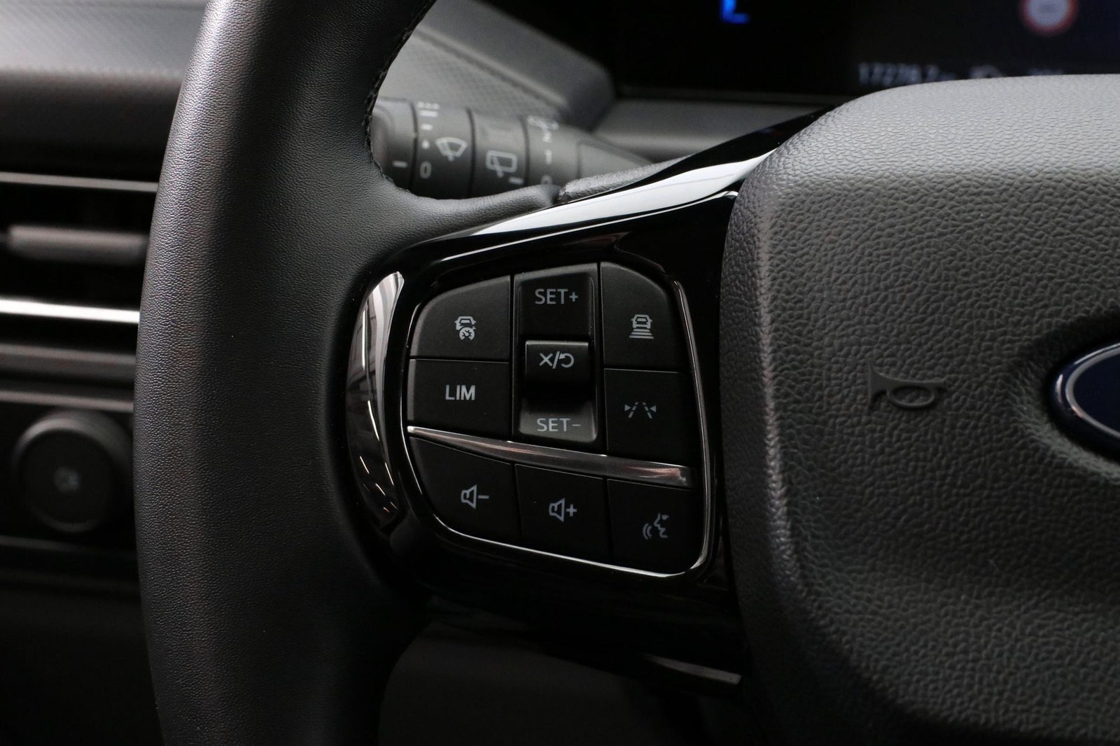 Ford E-Transit Custom 320 82.5 kWh, 218hp, 2024