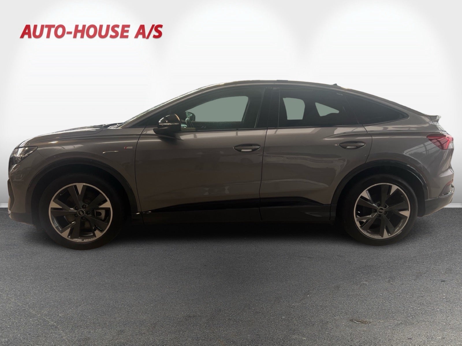 Audi Q4 45 e-tron quattro, 286ps, 2025