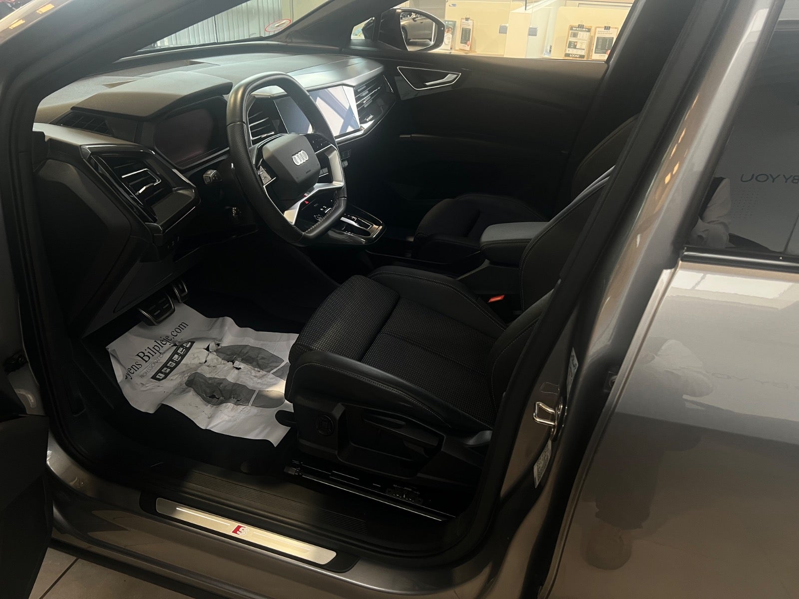 Audi Q4 45 e-tron quattro, 286ps, 2025