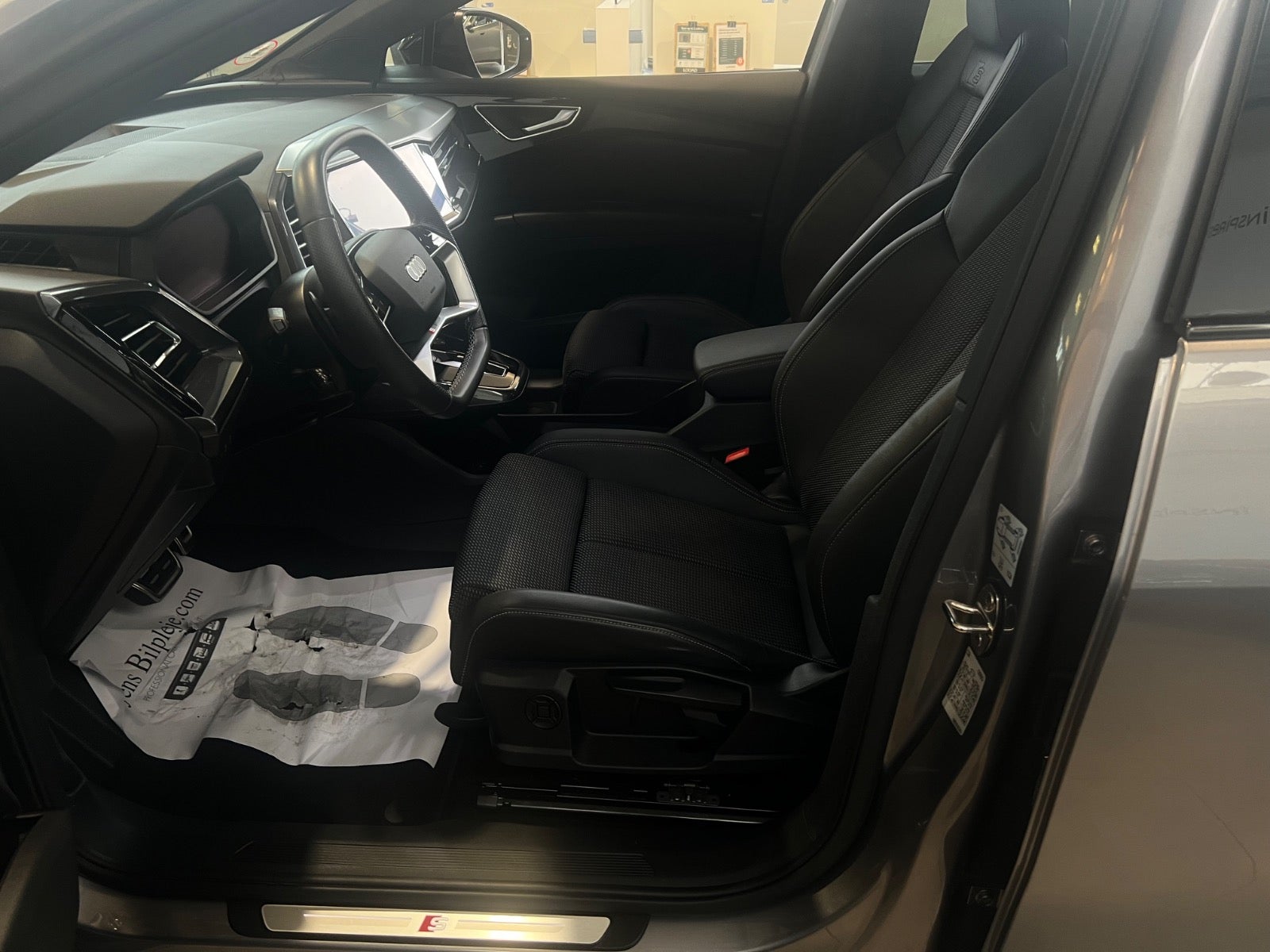 Audi Q4 45 e-tron quattro, 286ps, 2025