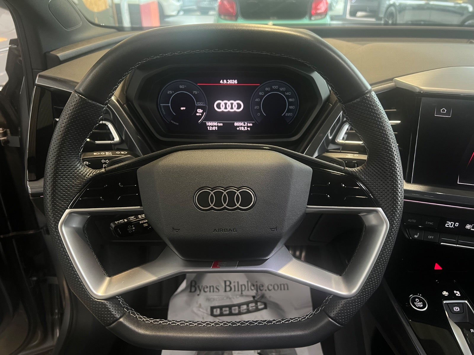 Audi Q4 45 e-tron quattro, 286ps, 2025