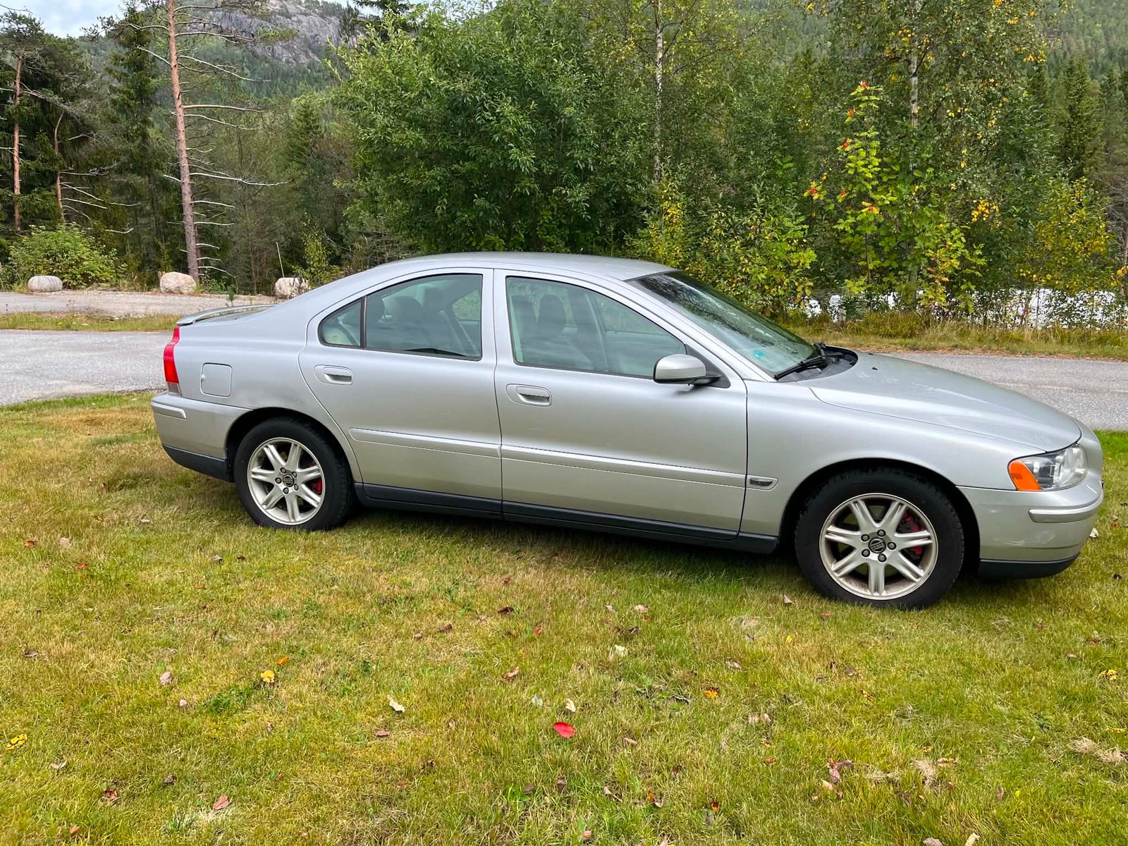 Volvo S60 2.0T Automatic, 180hp, 2005