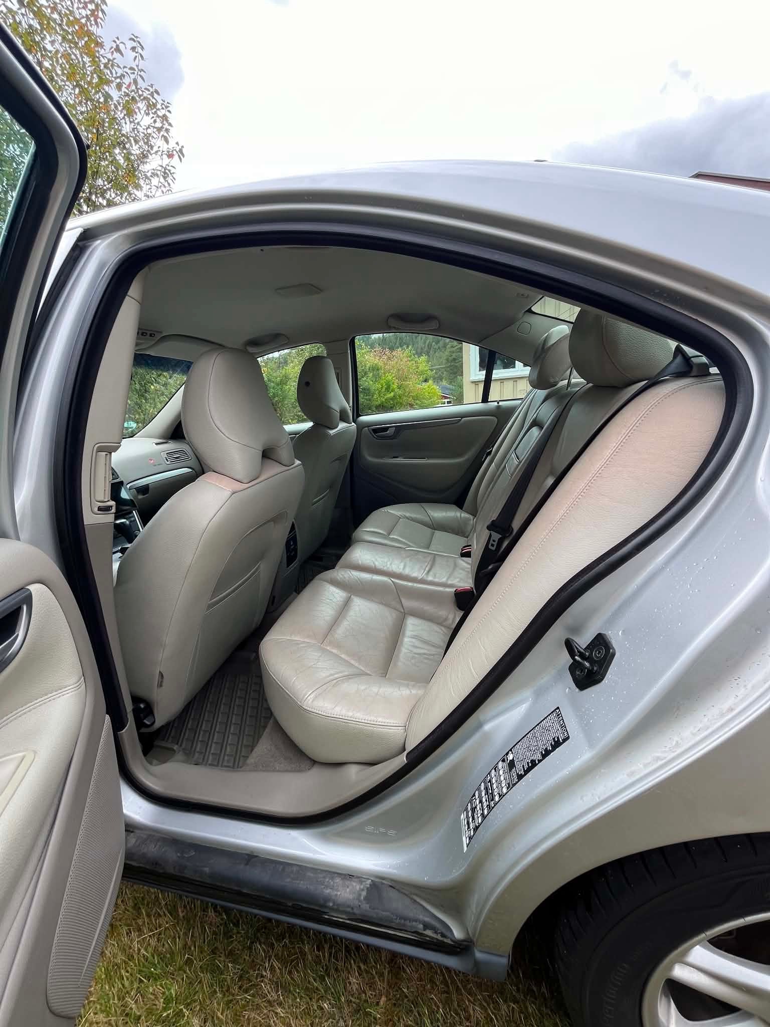 Volvo S60 2.0T Automatic, 180hp, 2005