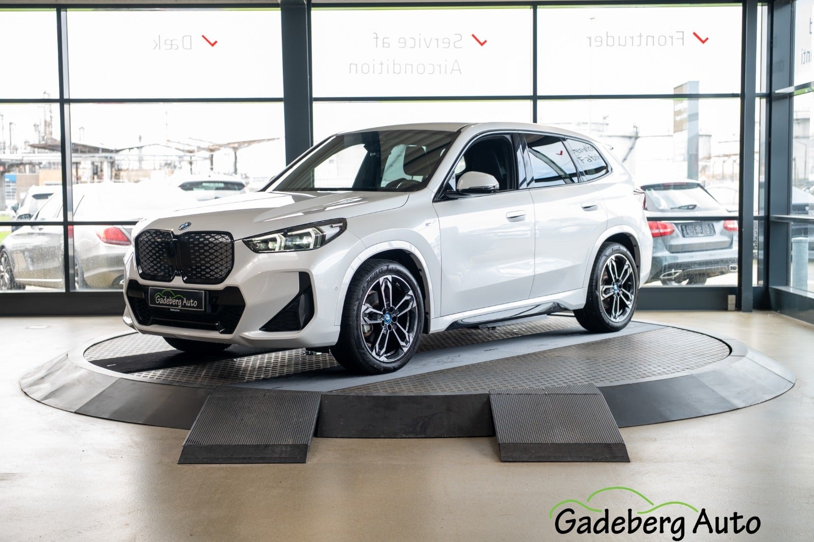 BMW iX1 eDrive20, 204hp, 2024