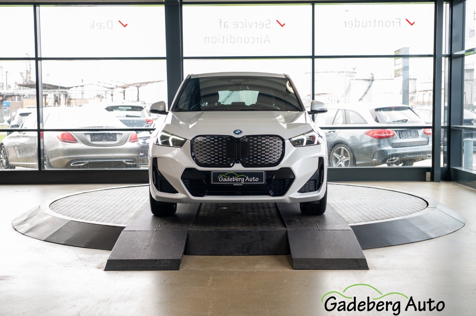 BMW iX1 eDrive20, 204hp, 2024