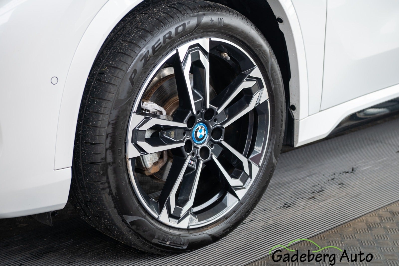 BMW iX1 eDrive20, 204hp, 2024