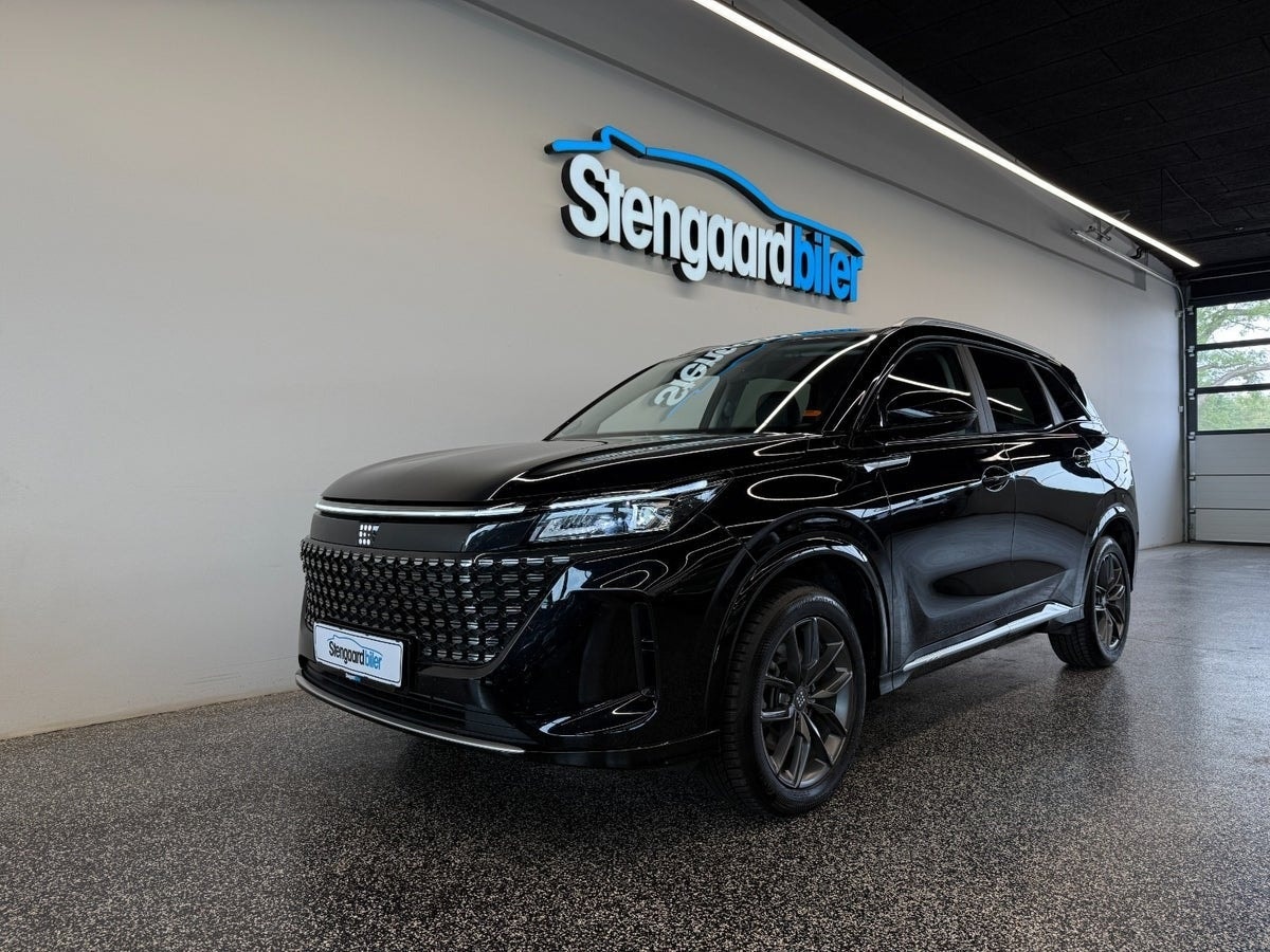 DFSK E5 1.5 + 17.52 kWh E-CVT, 218ps, 2025