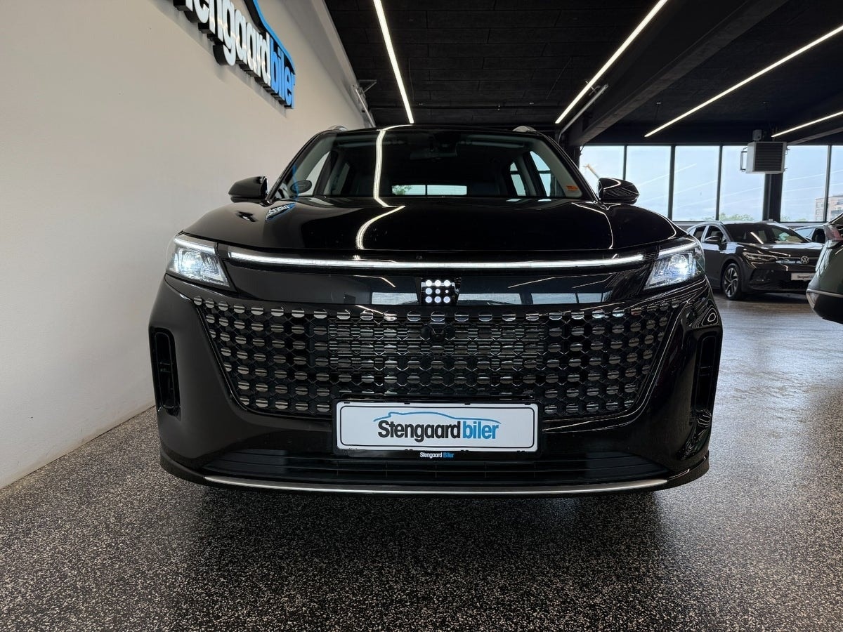 DFSK E5 1.5 + 17.52 kWh E-CVT, 218ps, 2025