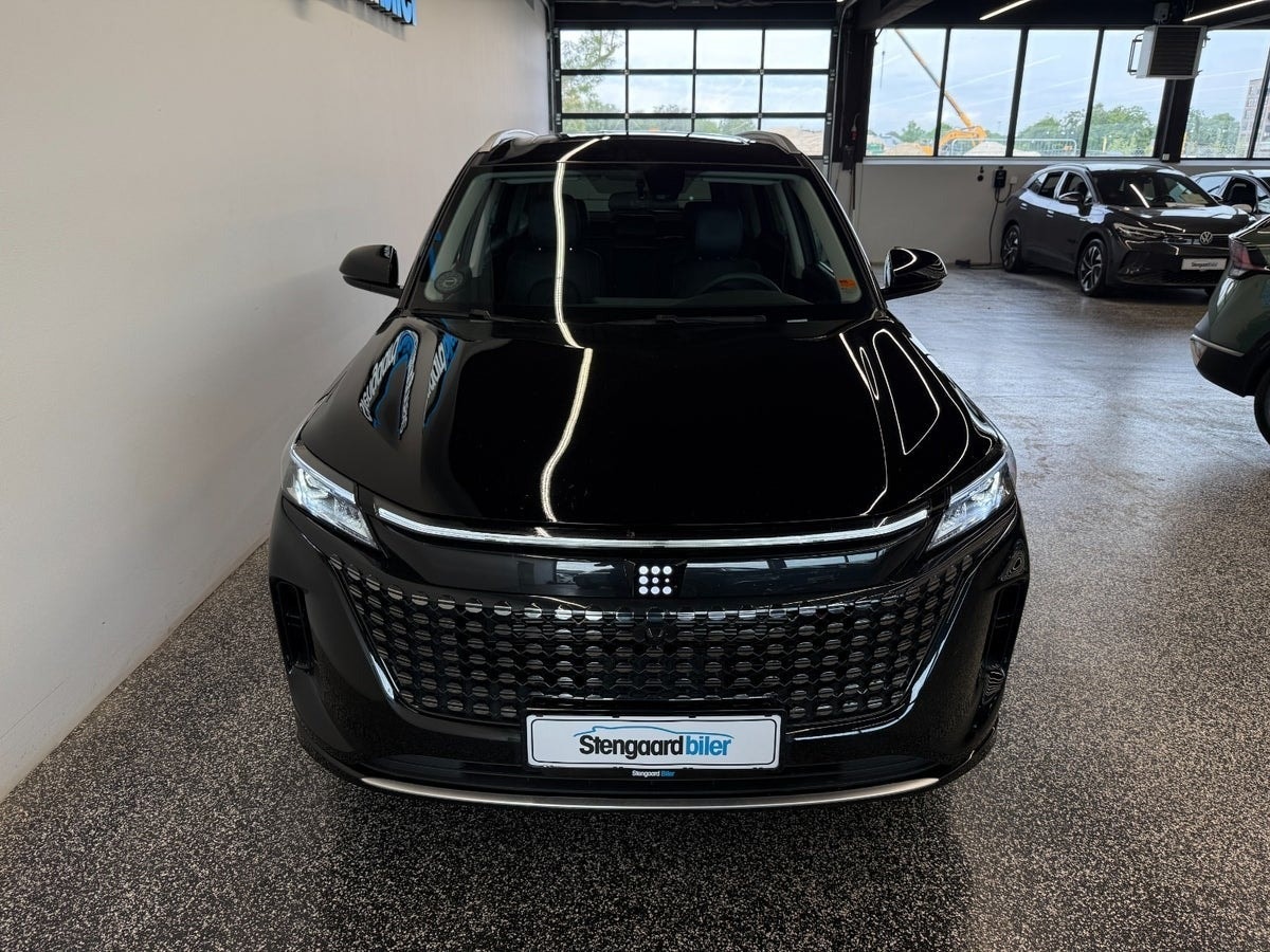 DFSK E5 1.5 + 17.52 kWh E-CVT, 218ps, 2025