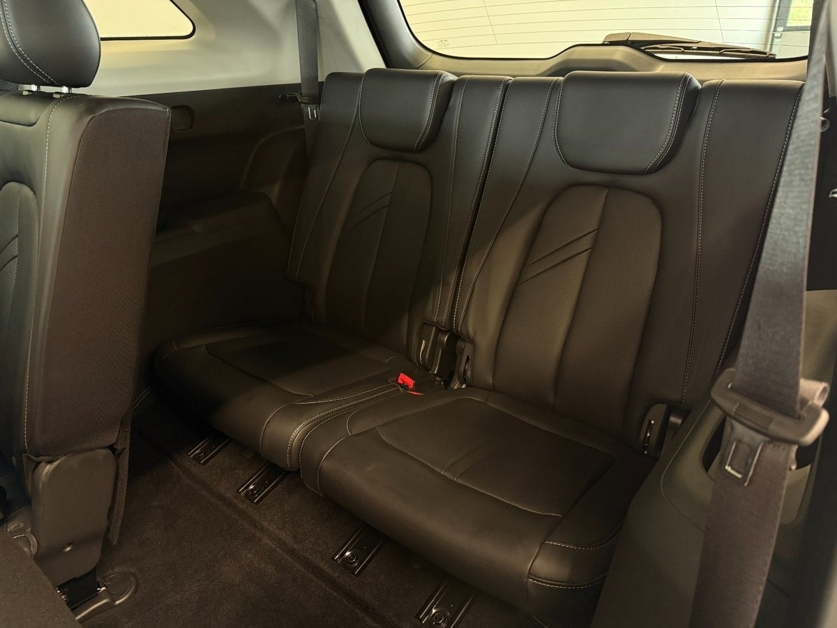 DFSK E5 1.5 + 17.52 kWh E-CVT, 218ps, 2025