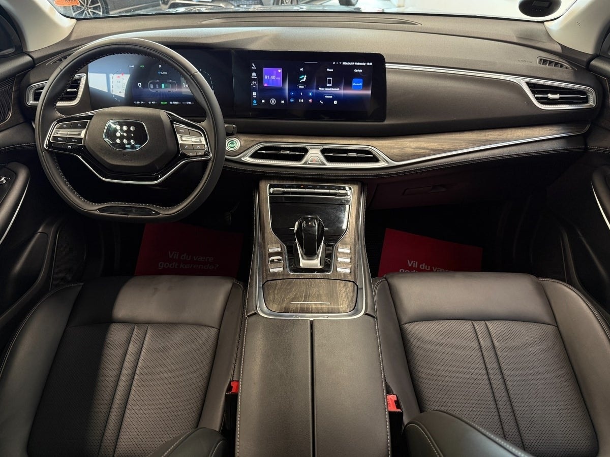 DFSK E5 1.5 + 17.52 kWh E-CVT, 218ps, 2025
