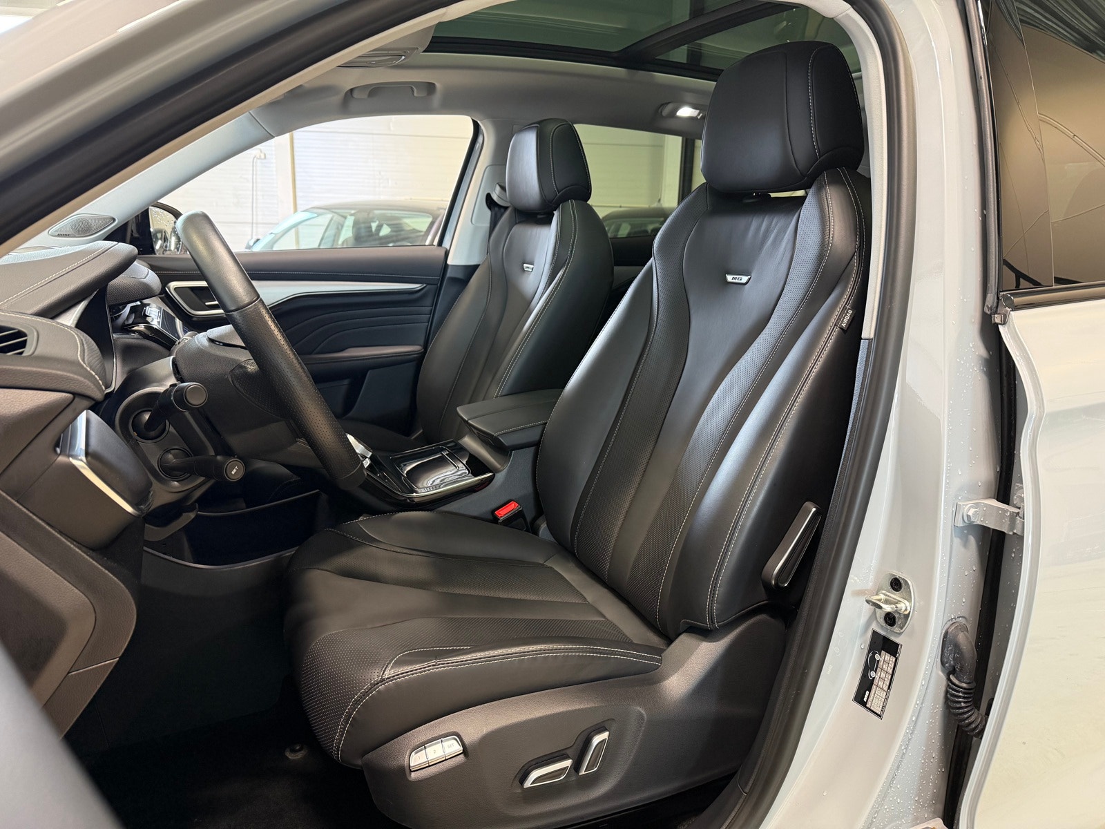 MG Marvel R Performance Automatic, 288hp, 2023