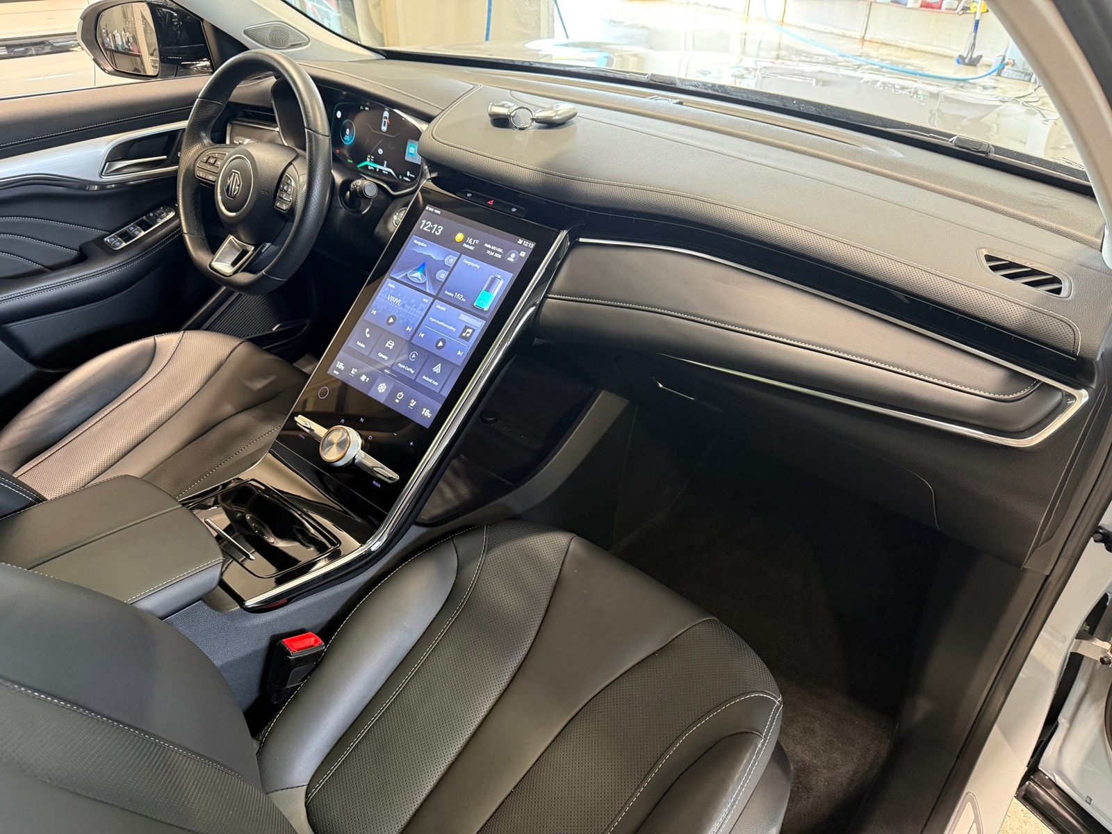 MG Marvel R Performance Automatic, 288hp, 2023