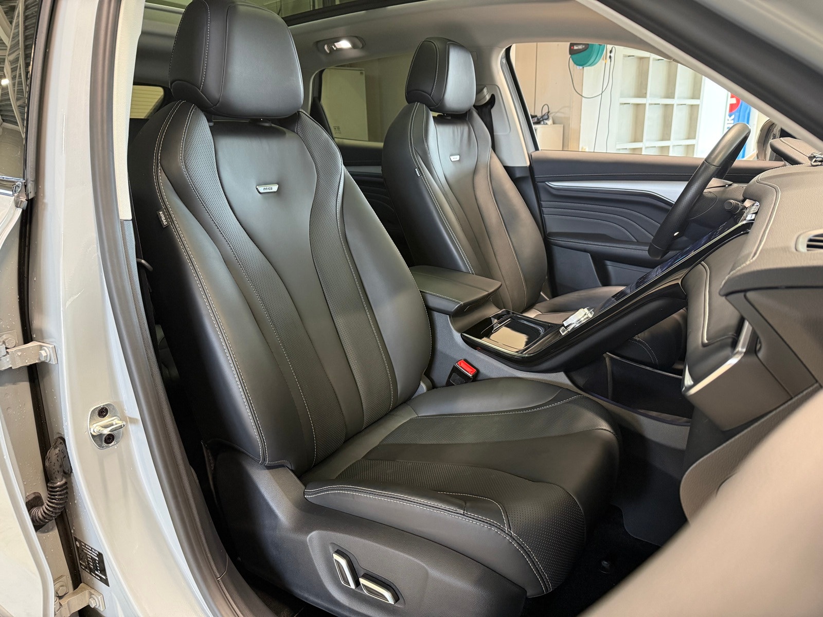 MG Marvel R Performance Automatic, 288hp, 2023