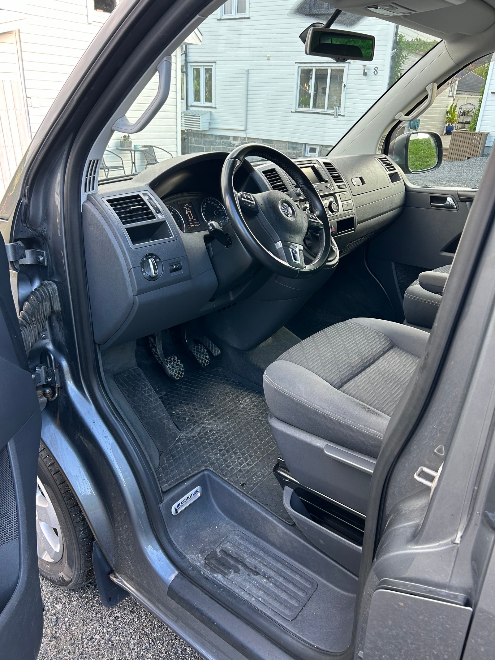 Volkswagen Multivan 2.0 TDI BMT Manual, 114hp, 2014