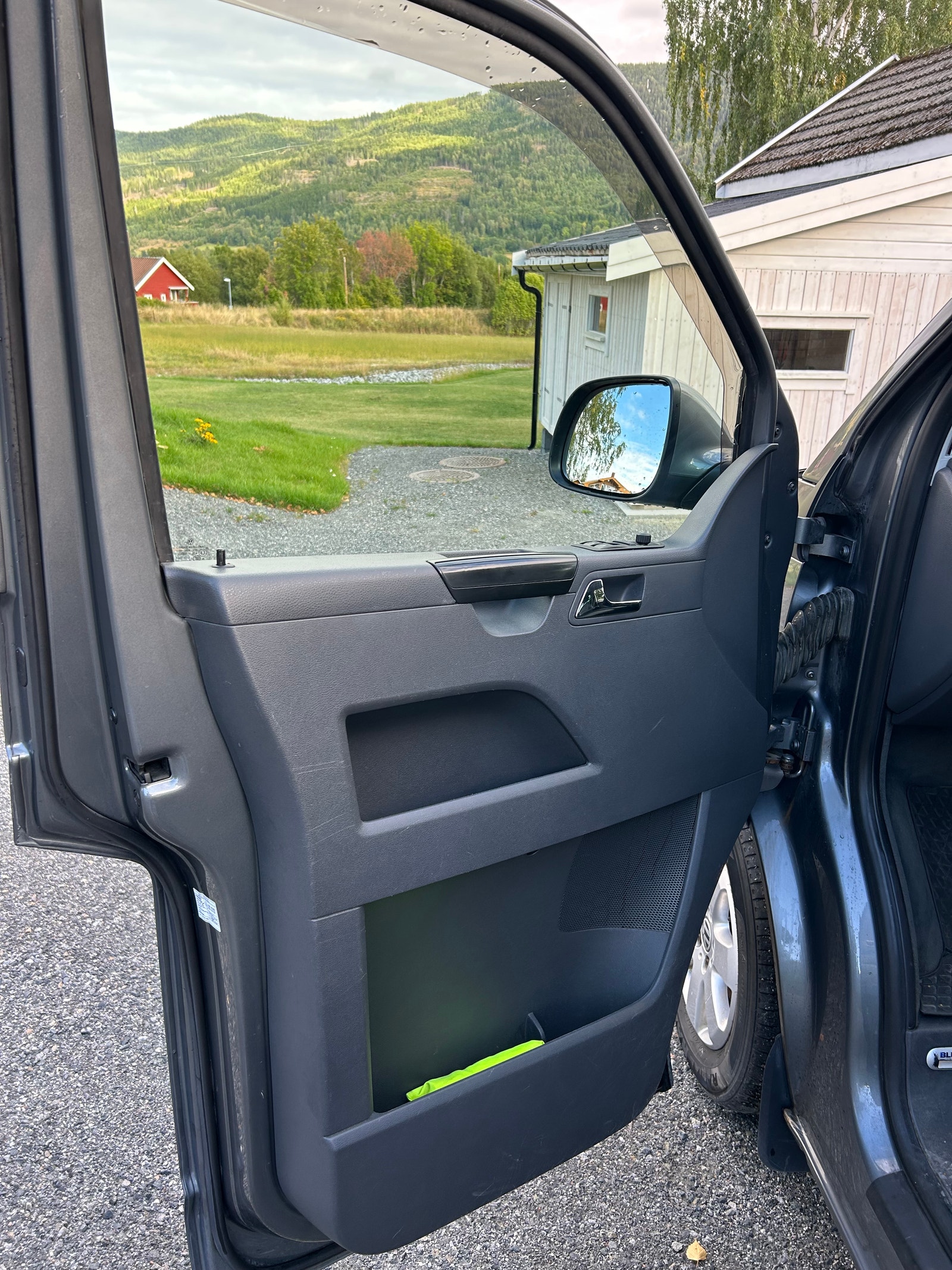 Volkswagen Multivan 2.0 TDI BMT Manual, 114hp, 2014