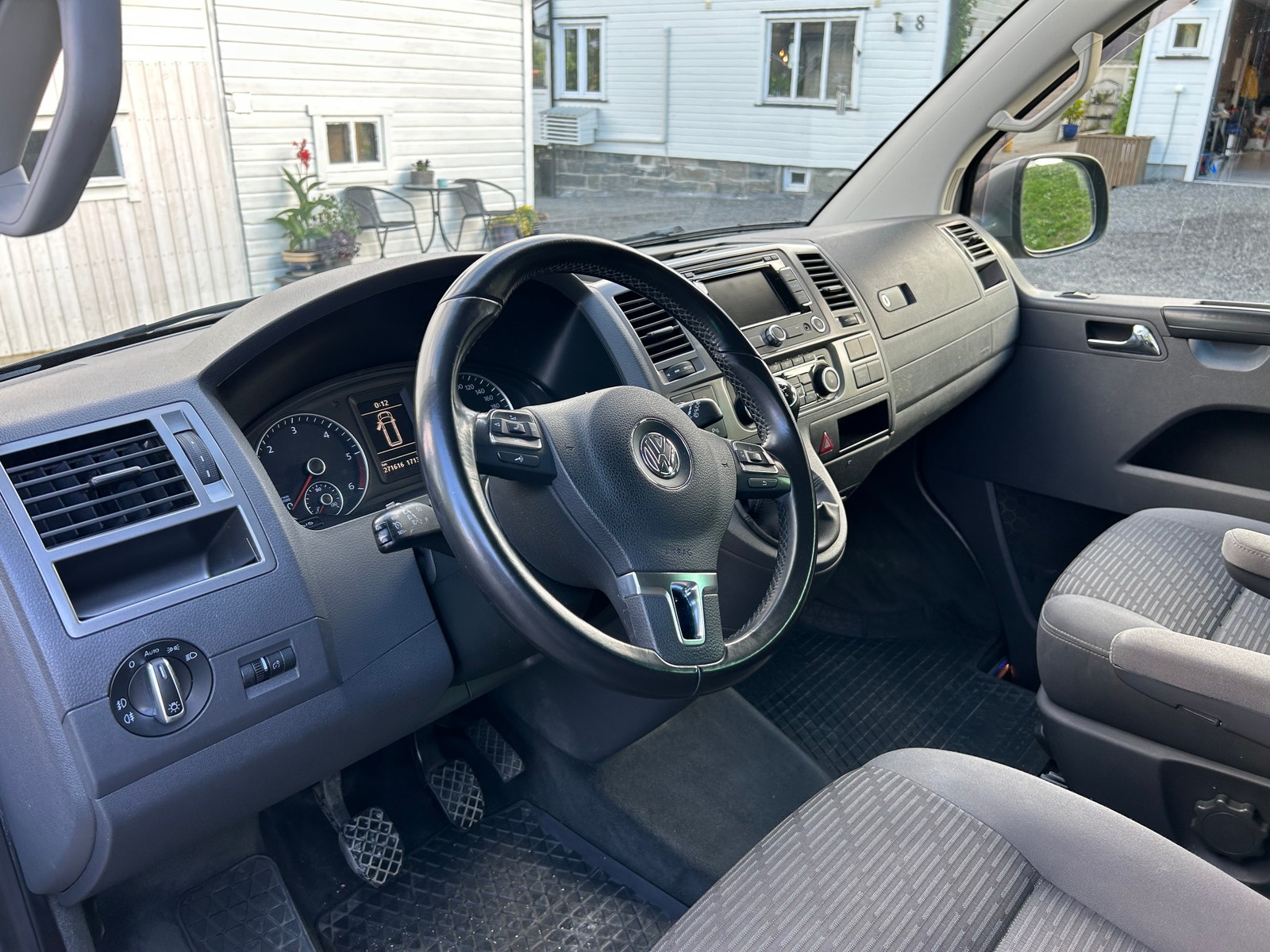 Volkswagen Multivan 2.0 TDI BMT Manual, 114hp, 2014