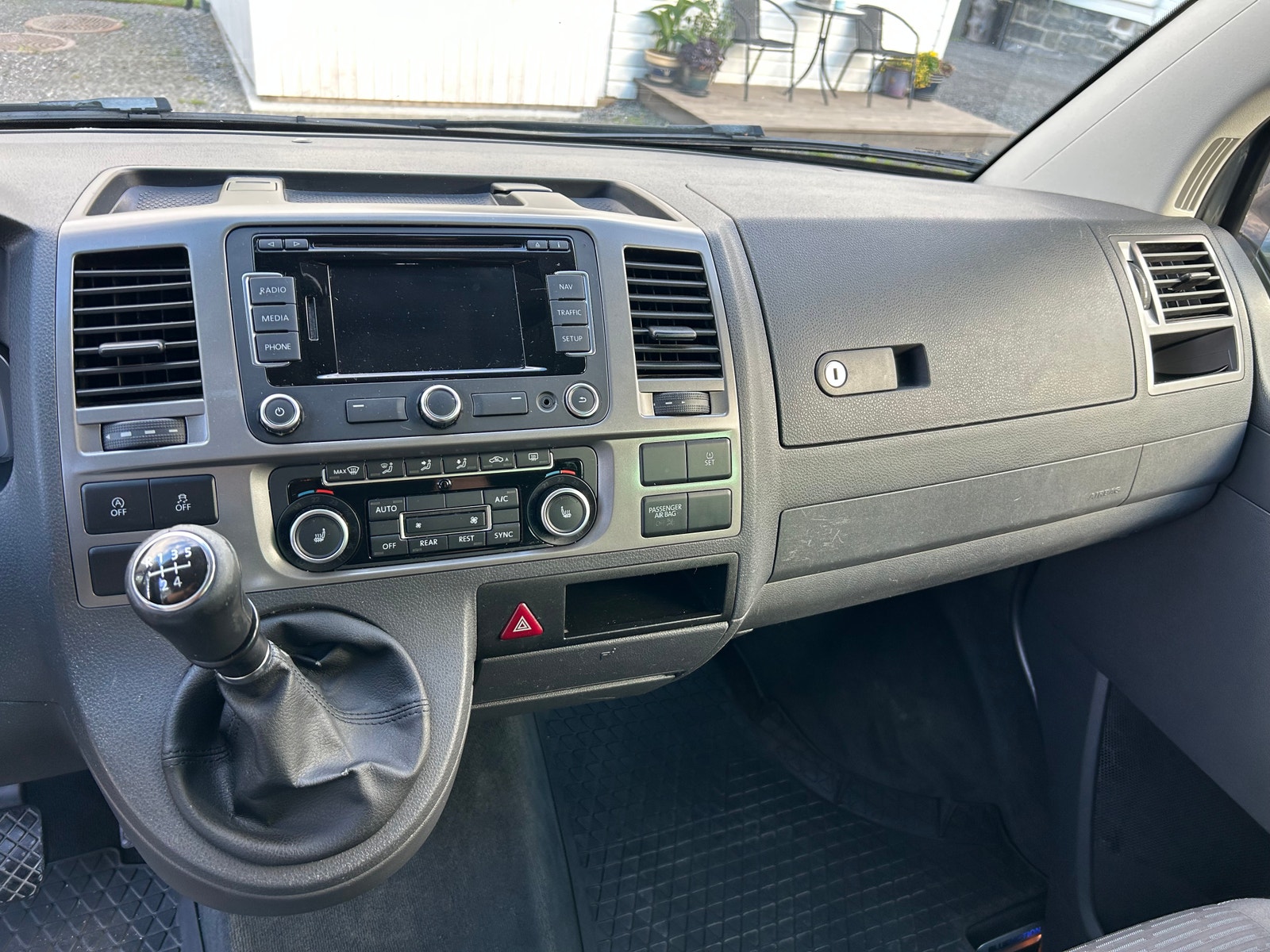 Volkswagen Multivan 2.0 TDI BMT Manual, 114hp, 2014