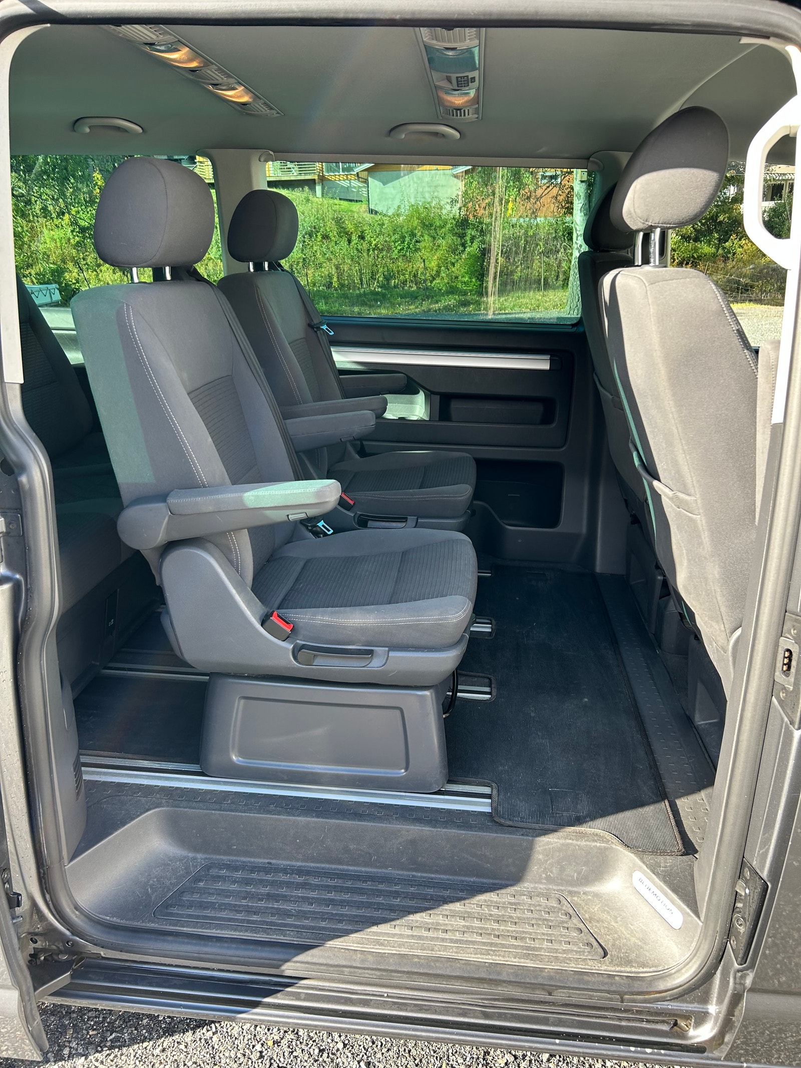 Volkswagen Multivan 2.0 TDI BMT Manual, 114hp, 2014