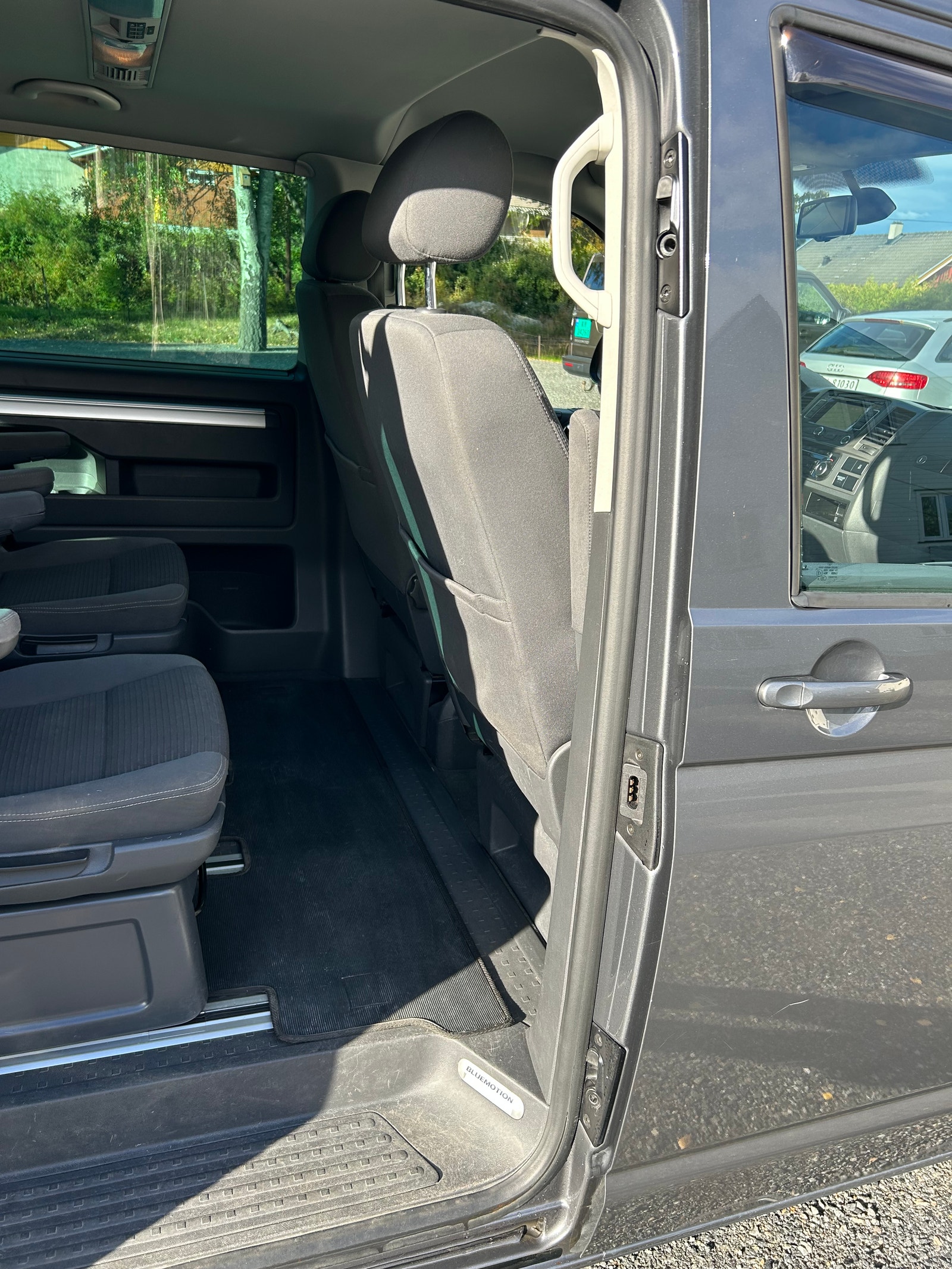 Volkswagen Multivan 2.0 TDI BMT Manual, 114hp, 2014