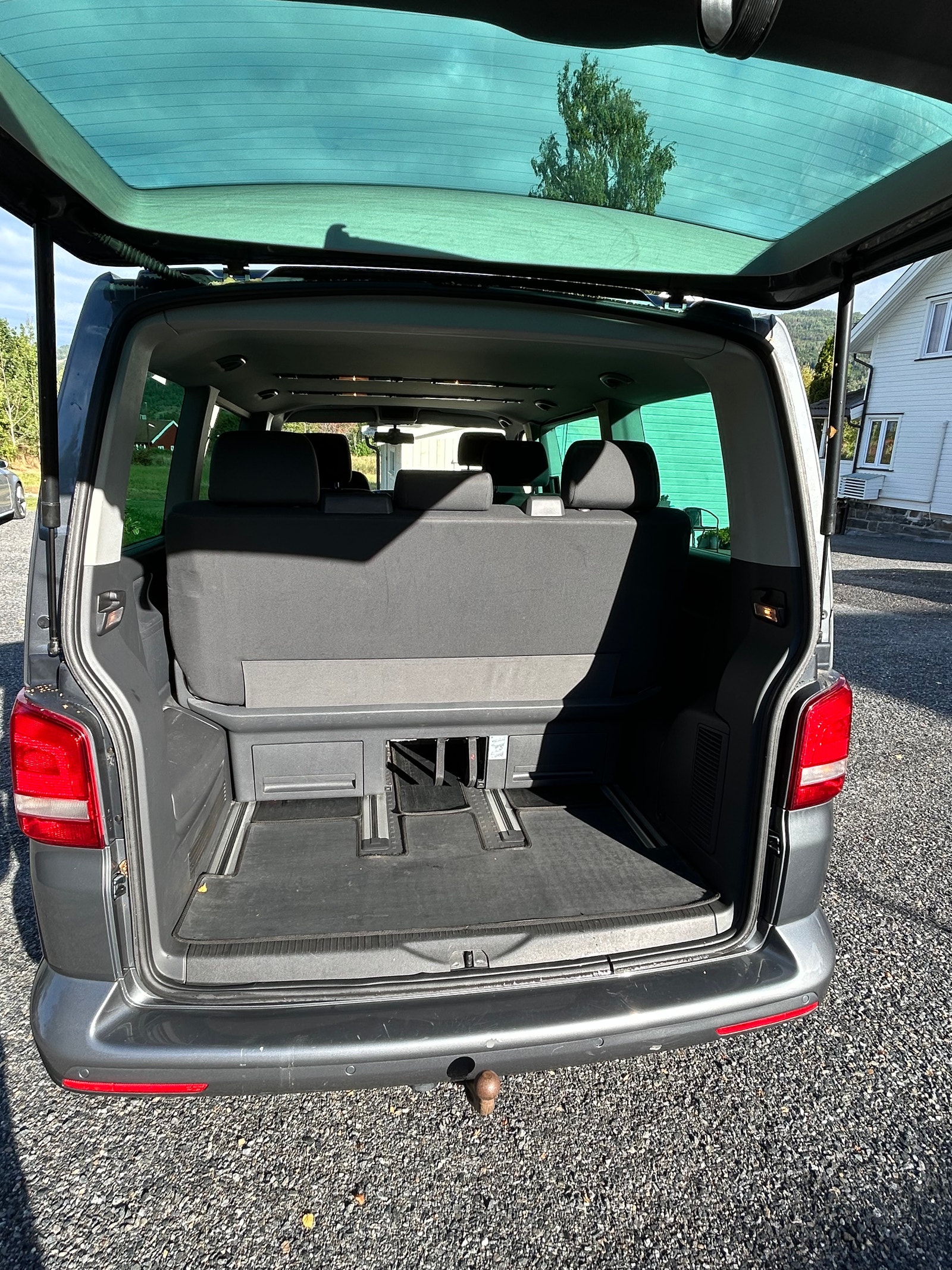 Volkswagen Multivan 2.0 TDI BMT Manual, 114hp, 2014