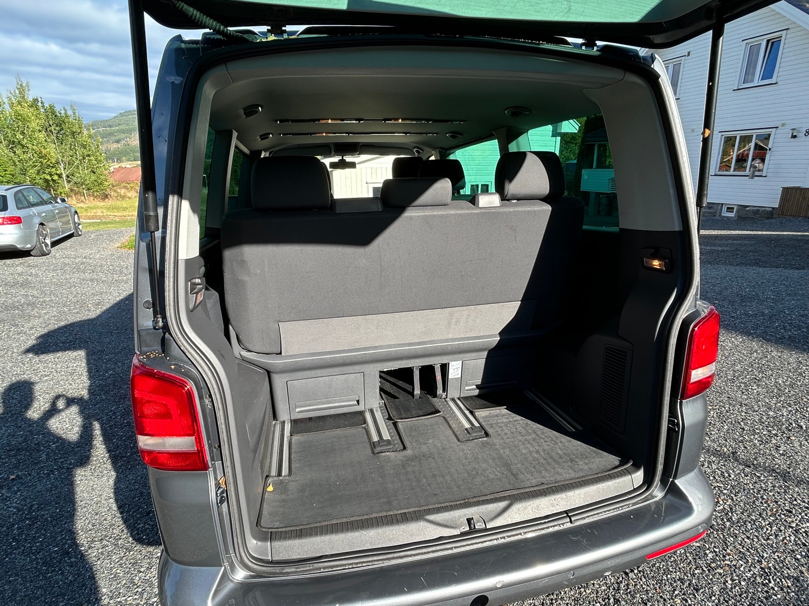 Volkswagen Multivan 2.0 TDI BMT Manual, 114hp, 2014