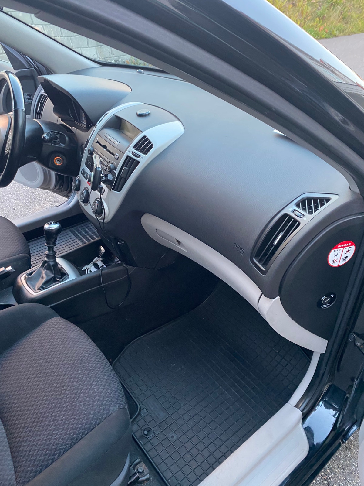 Kia cee'd 1.6 CRDi Manual, 5-trins, 90ps, 2008