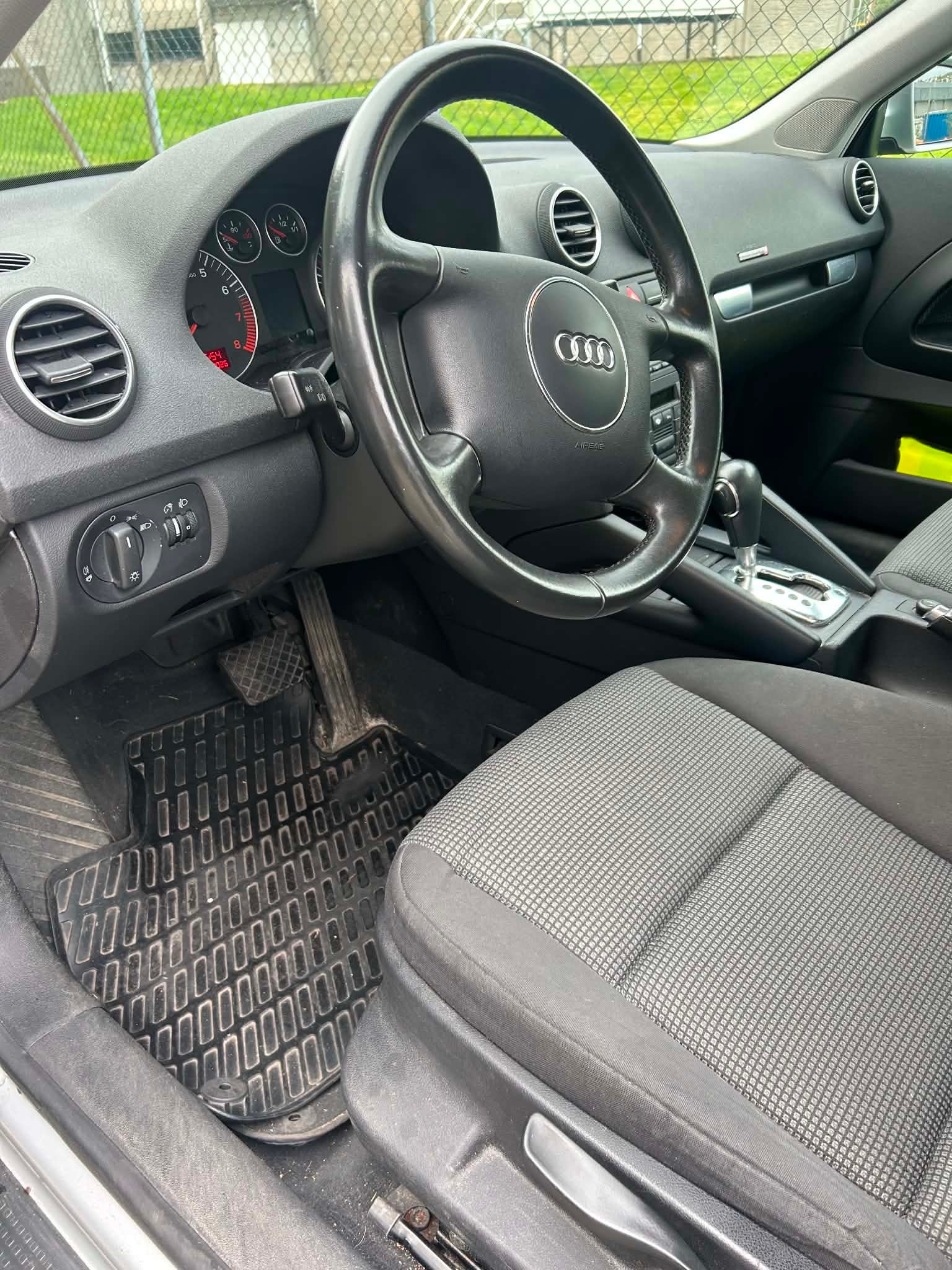 Audi A3 1.6 8v TipTronic, 6-trins, 102ps, 2004