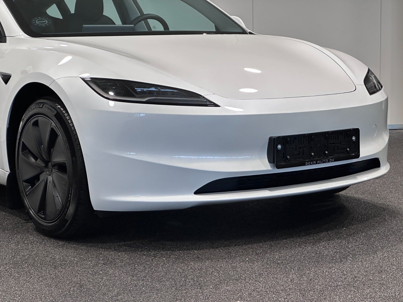 Tesla Model 3 Standard Range, 283ps, 2024
