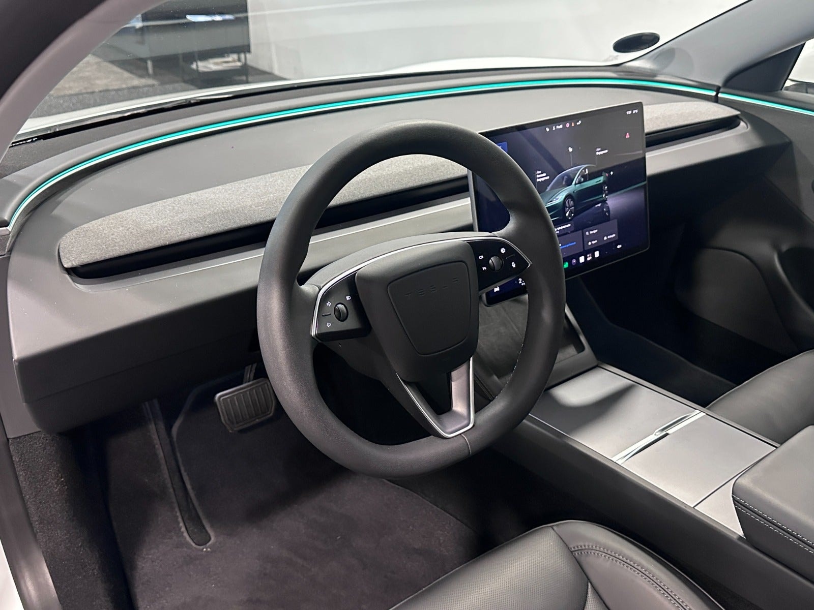Tesla Model 3 Standard Range, 283ps, 2024