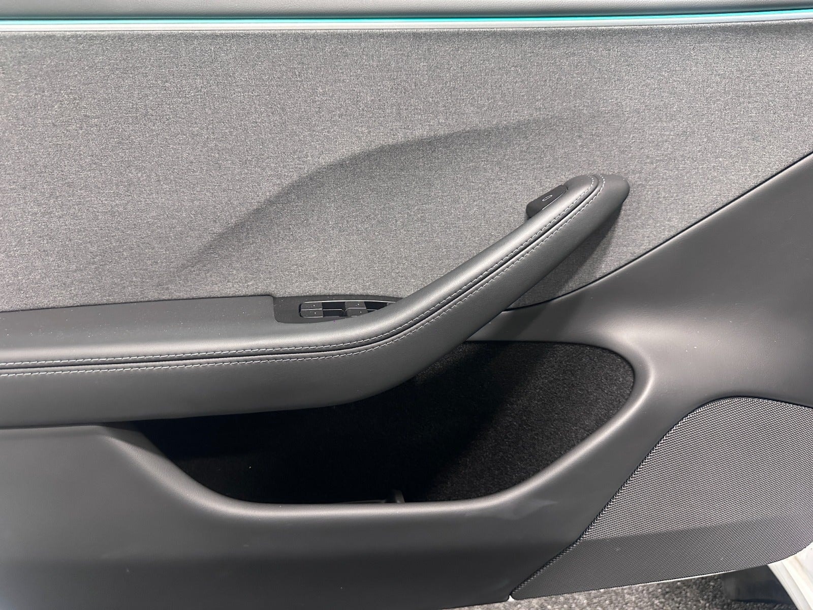 Tesla Model 3 Standard Range, 283ps, 2024