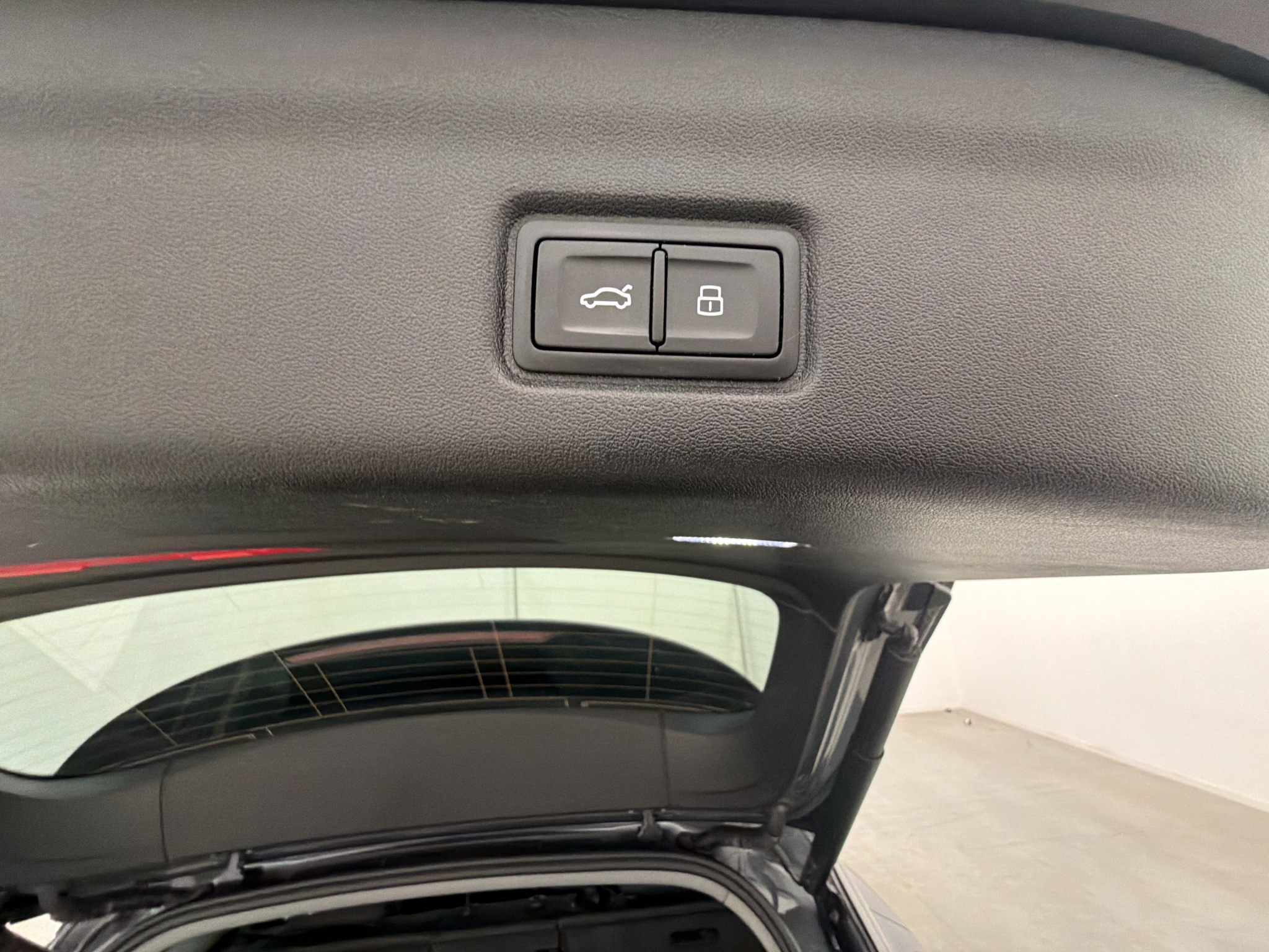 Audi Q6 e-tron, 252hk, 2025