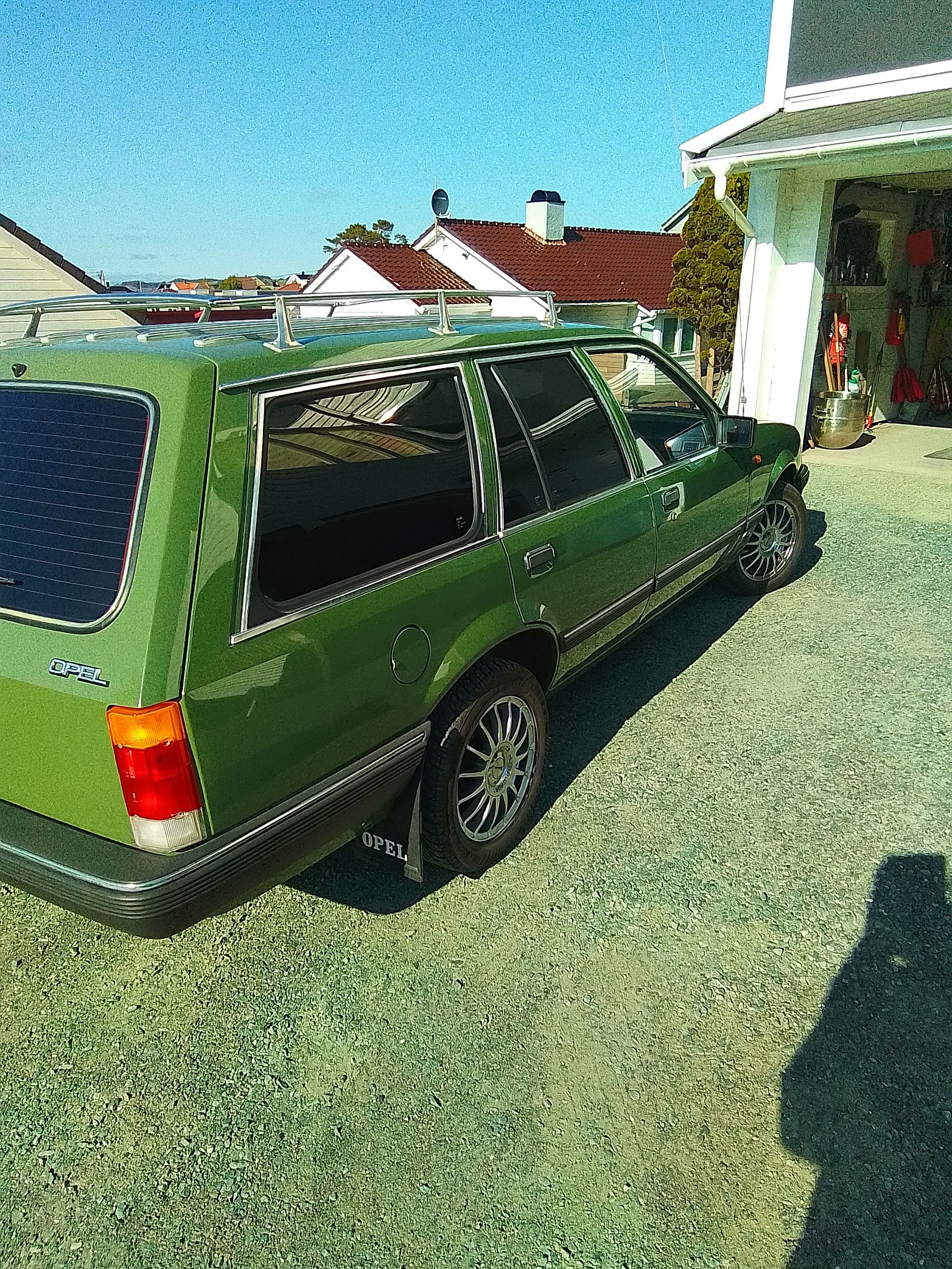 Opel Rekord 5-dørs Caravan 2.0 S Manuell, 4-trinn, 101hk, 1984