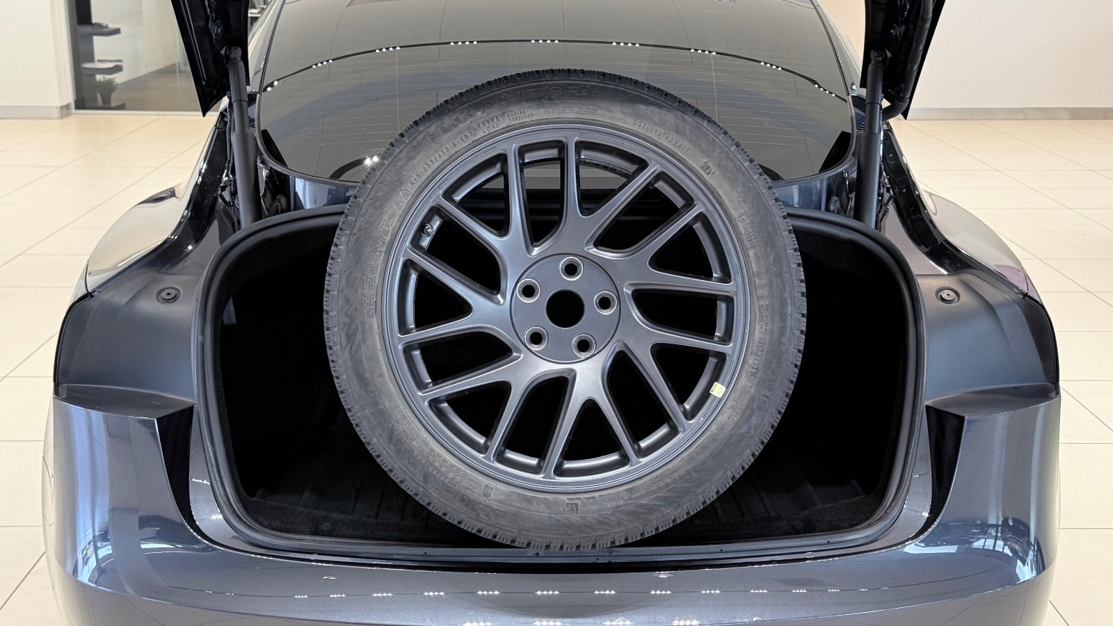 Tesla Model 3 Standard Range, 283hk, 2024