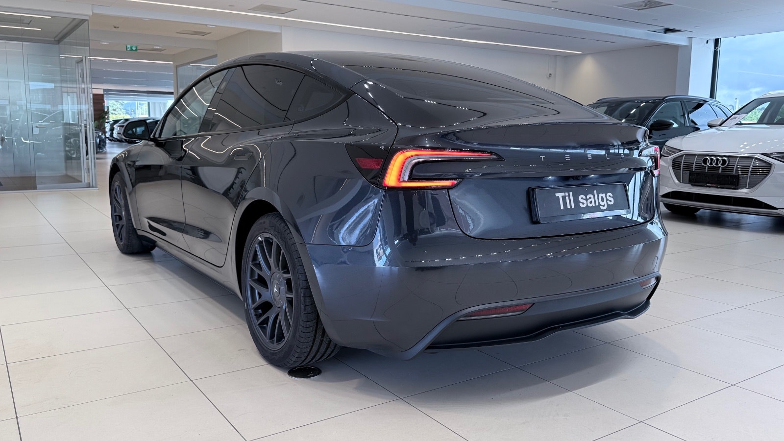 Tesla Model 3 Standard Range, 283hk, 2024