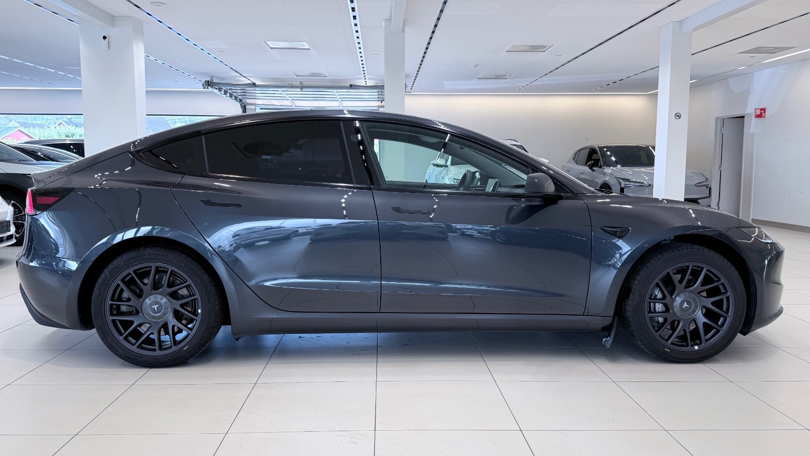 Tesla Model 3 Standard Range, 283hk, 2024