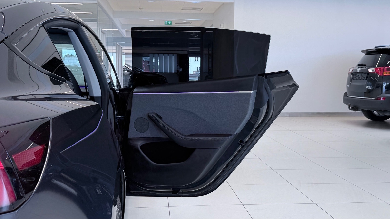Tesla Model 3 Standard Range, 283hk, 2024