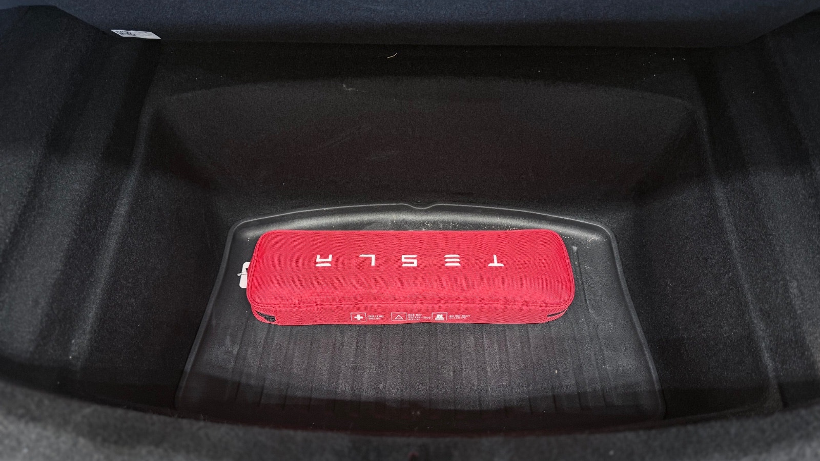 Tesla Model 3 Standard Range, 283hk, 2024