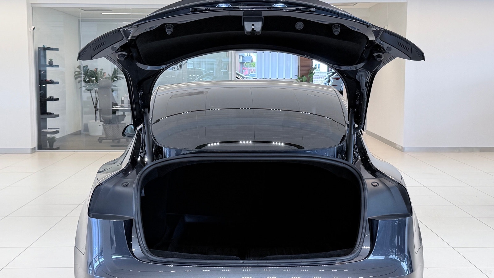 Tesla Model 3 Standard Range, 283hk, 2024