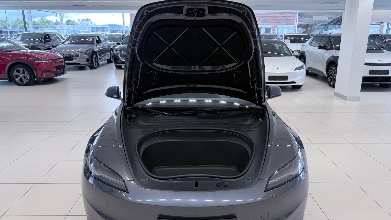 Tesla Model 3 Standard Range, 283hk, 2024