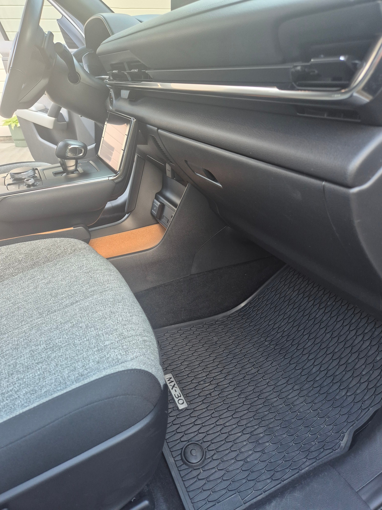Mazda MX-30 e-Skyactiv EV, 143ps, 2021