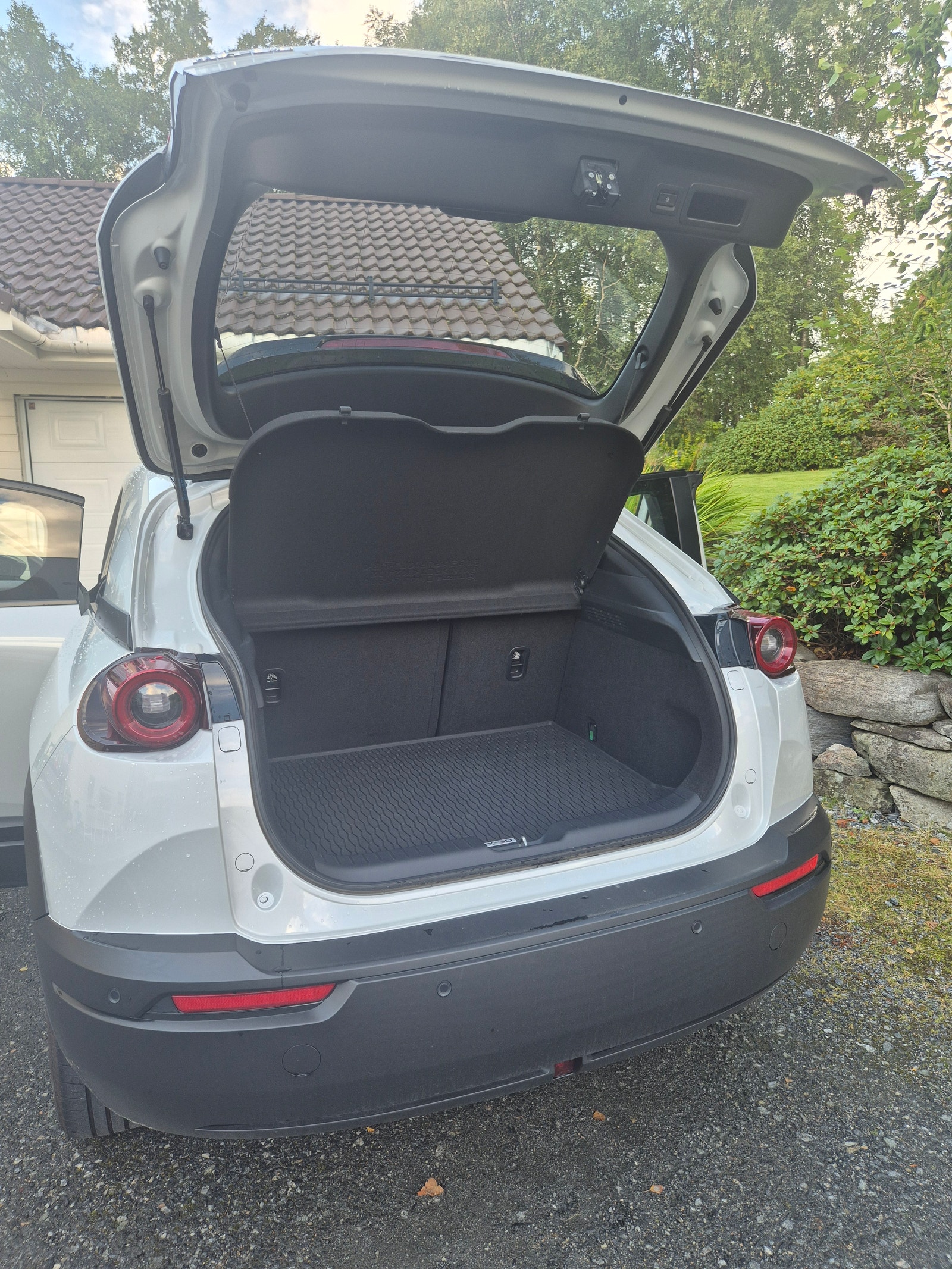 Mazda MX-30 e-Skyactiv EV, 143ps, 2021