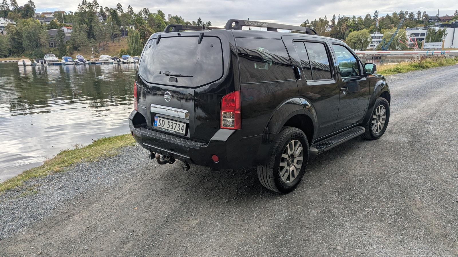 Nissan Pathfinder 2.5 4WD Automatic, 190hp, 2010