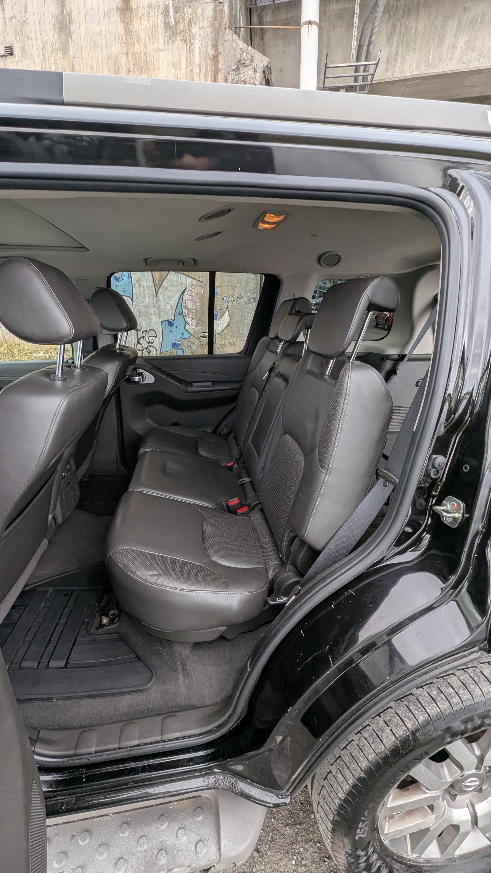 Nissan Pathfinder 2.5 4WD Automatic, 190hp, 2010