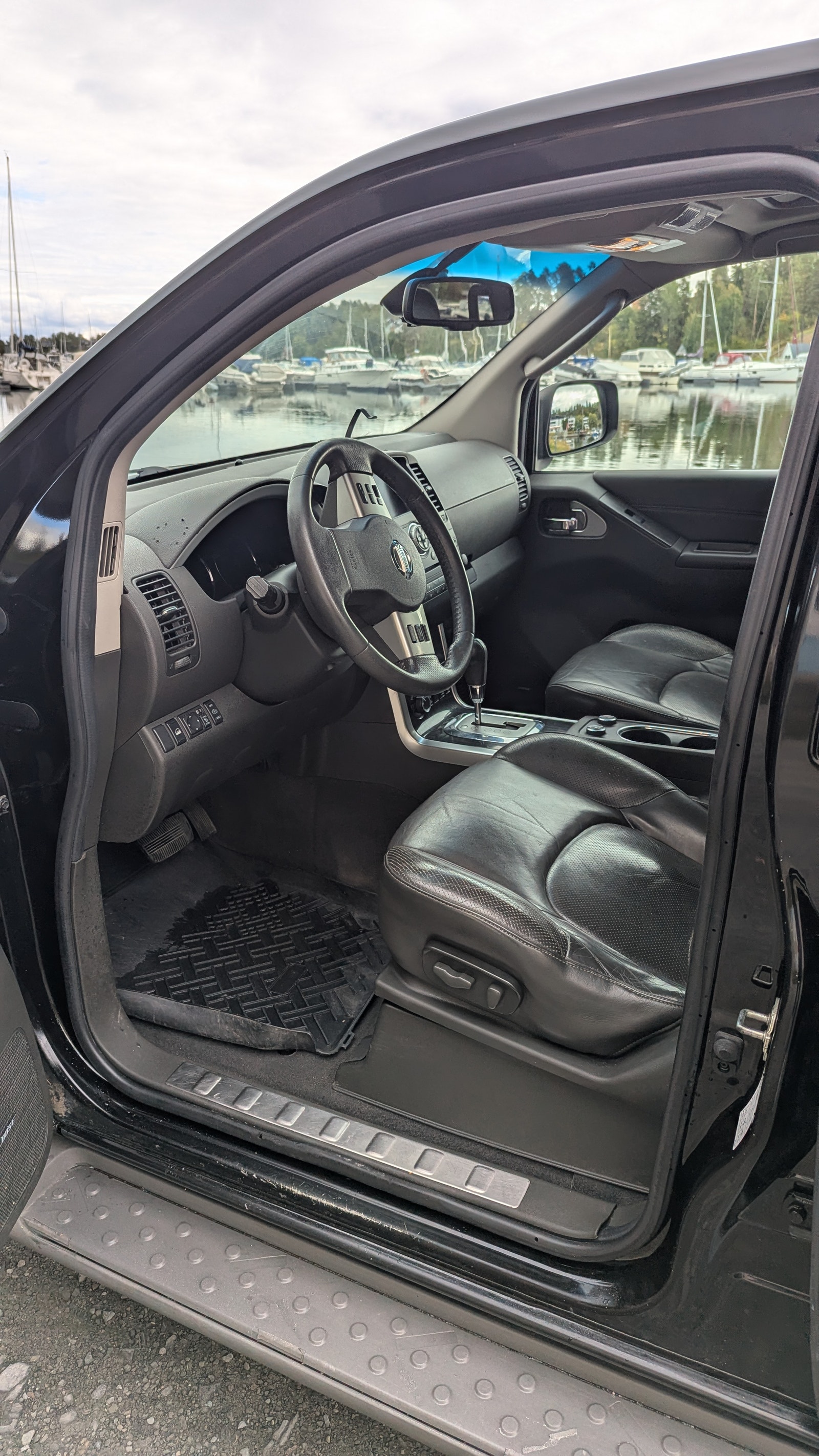 Nissan Pathfinder 2.5 4WD Automatic, 190hp, 2010