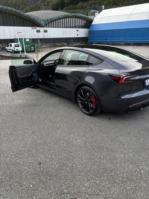 Tesla Model 3 Performance, 627hk, 2024