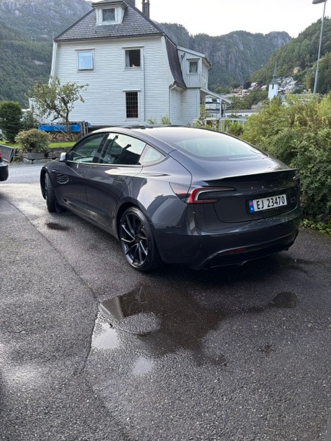 Tesla Model 3 Performance, 627hk, 2024