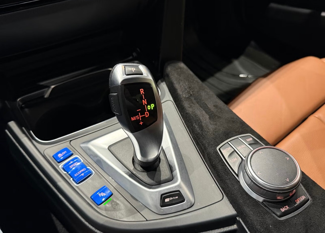 BMW 330e Sedan Steptronic, 8-trins, 252ps, 2017