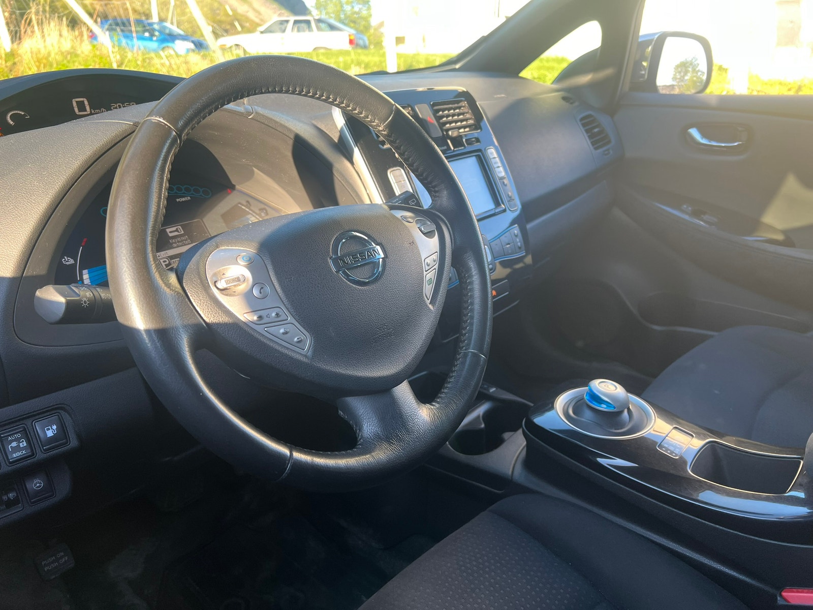 Nissan Leaf 24 kWh, 109ps, 2014